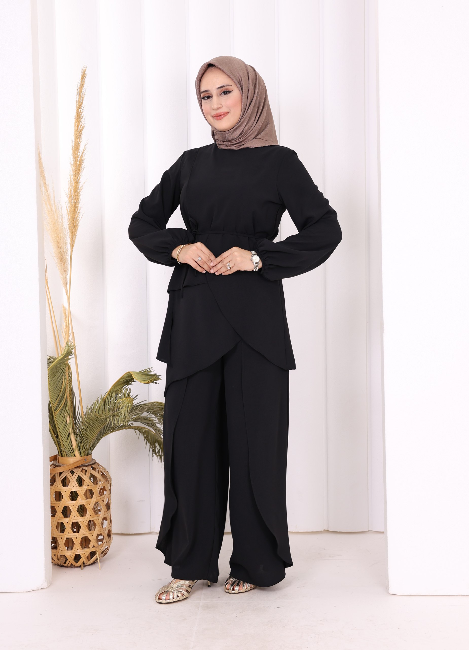 photo 5877472886006680578 w photo 5877472886006680578 w